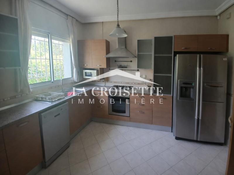 Duplex meublé S+4 avec jardin à Ain Zaghouan Nord